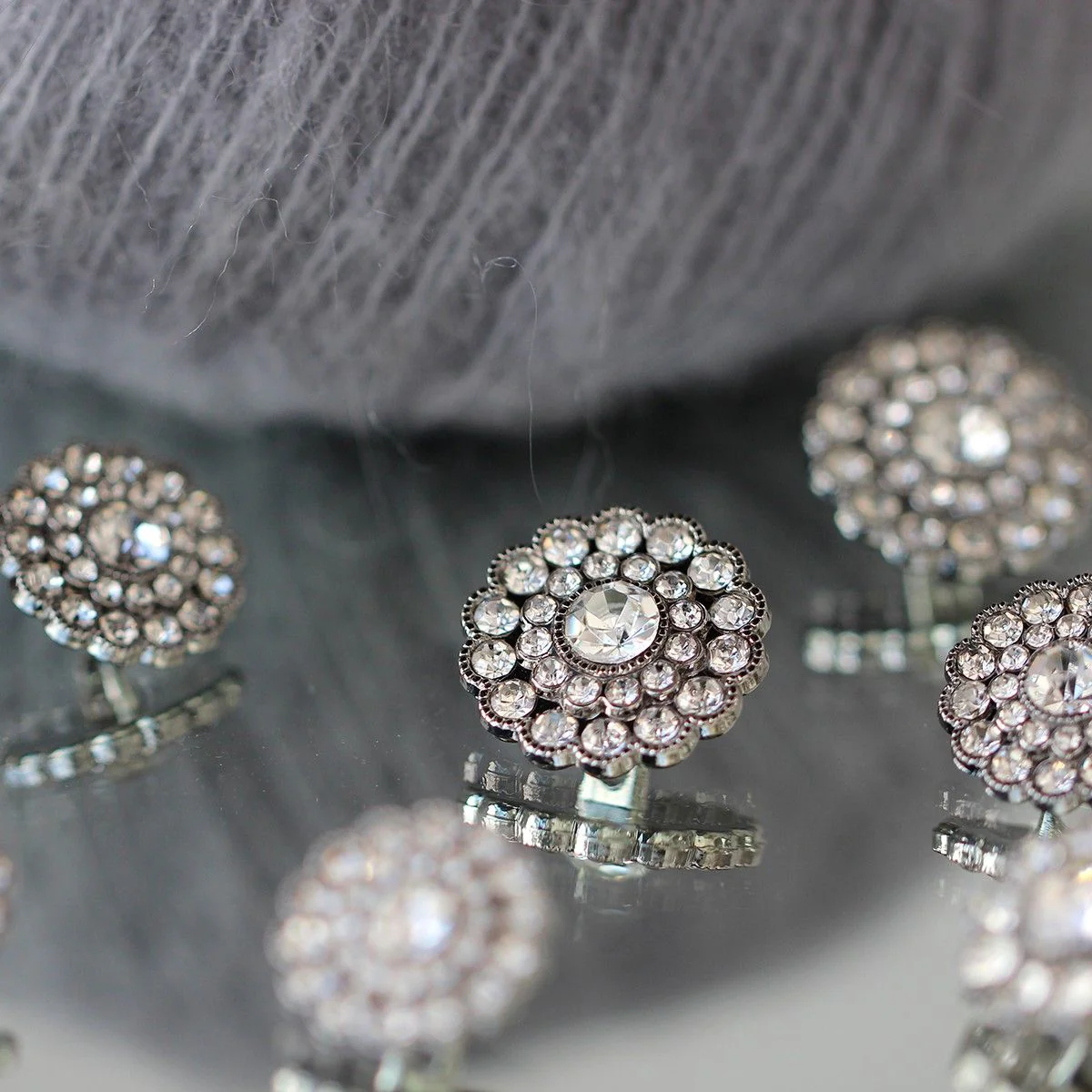 Bling Buttons - Small Stones - Silver - 4 pcs. - Image 4
