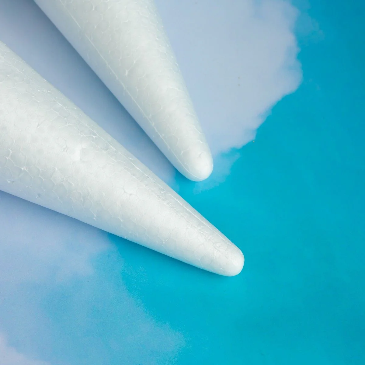 Styrofoam cones - 2 pcs. - Image 3