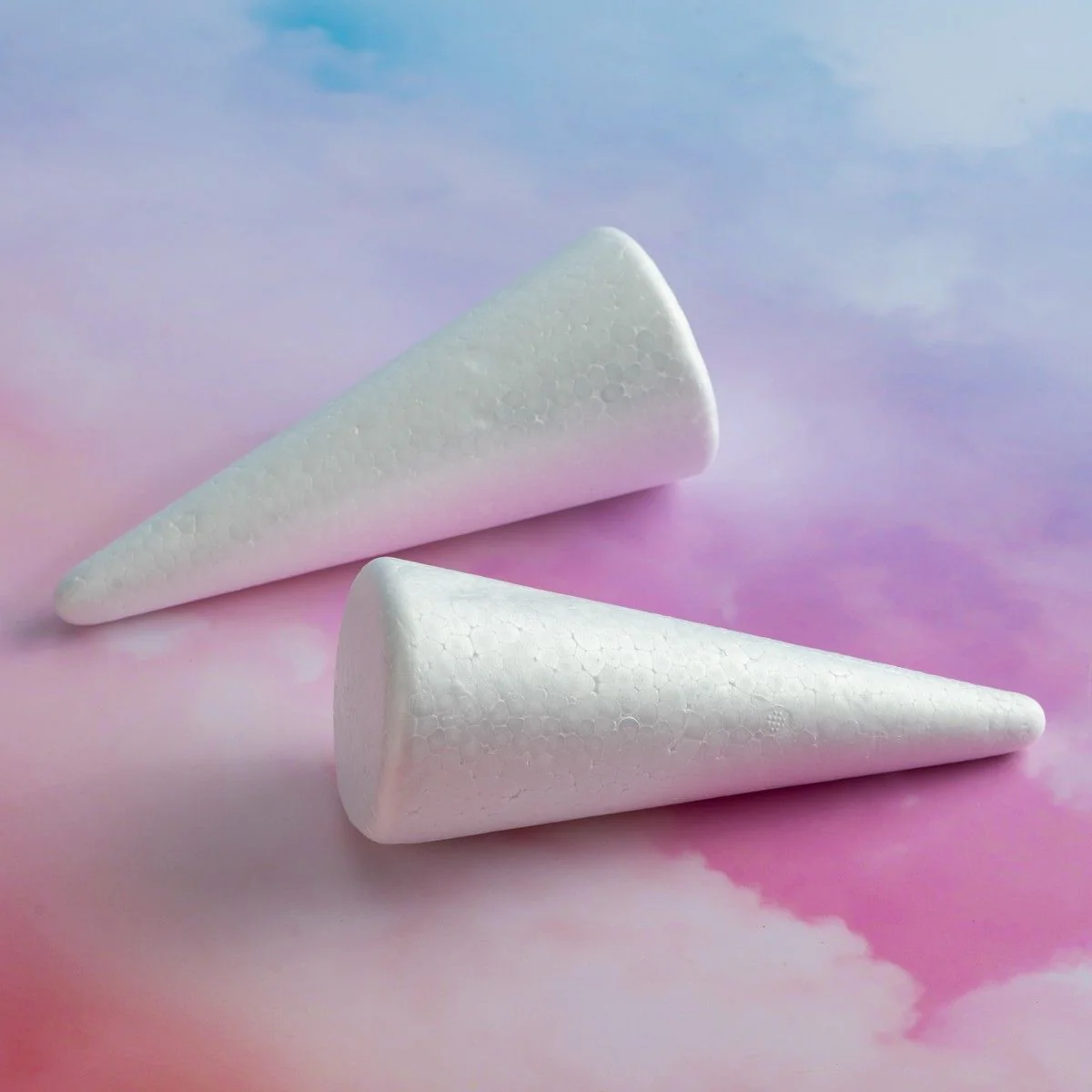 Styrofoam cones - 2 pcs. - Image 4