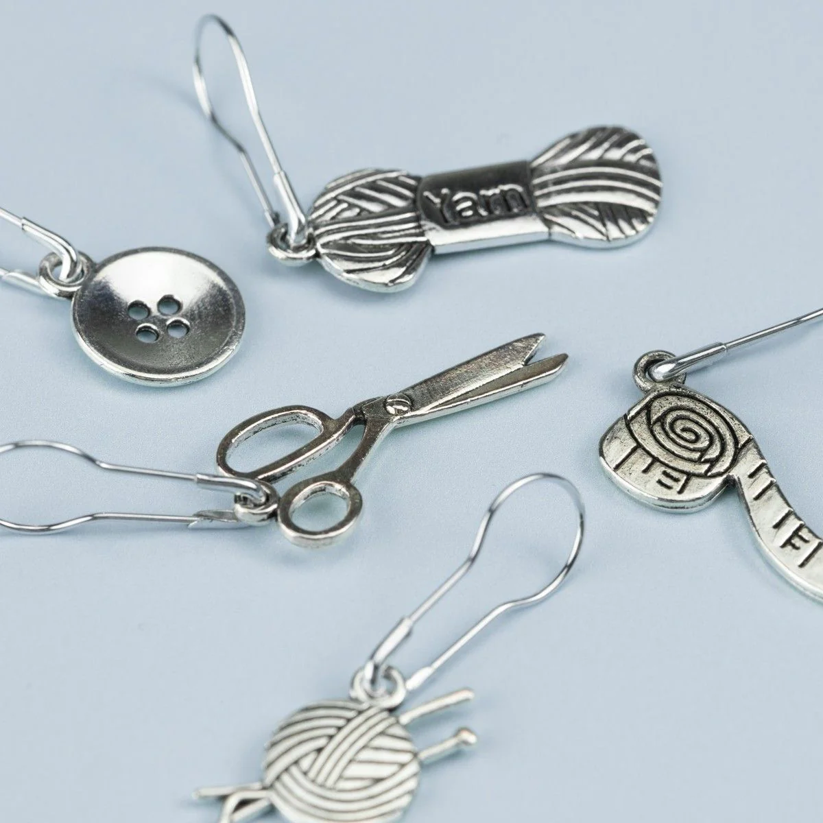 Stitch Markers w. Shawl Needle - Image 2