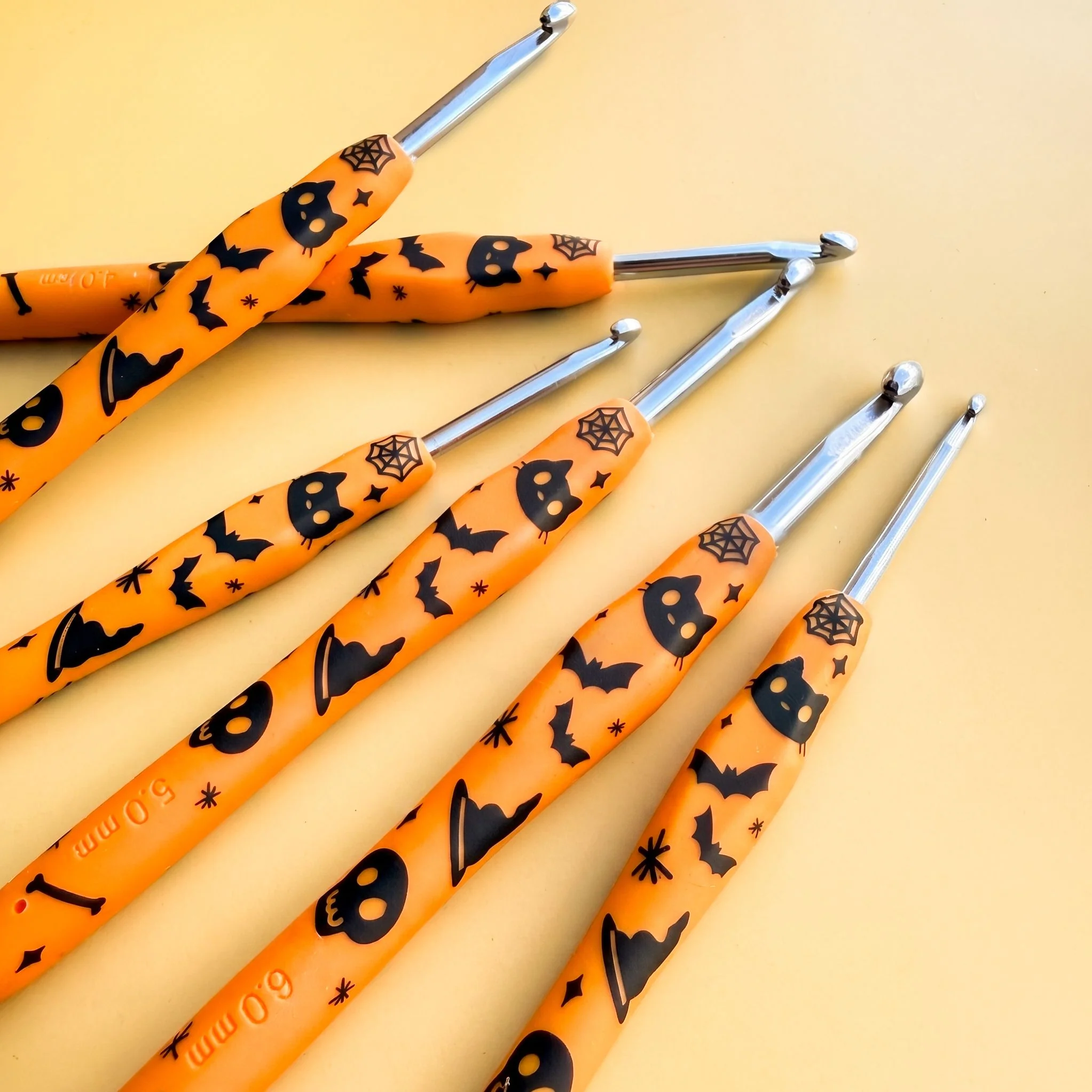 Easy Touch Crochet Hook Set - Halloween - Image 3