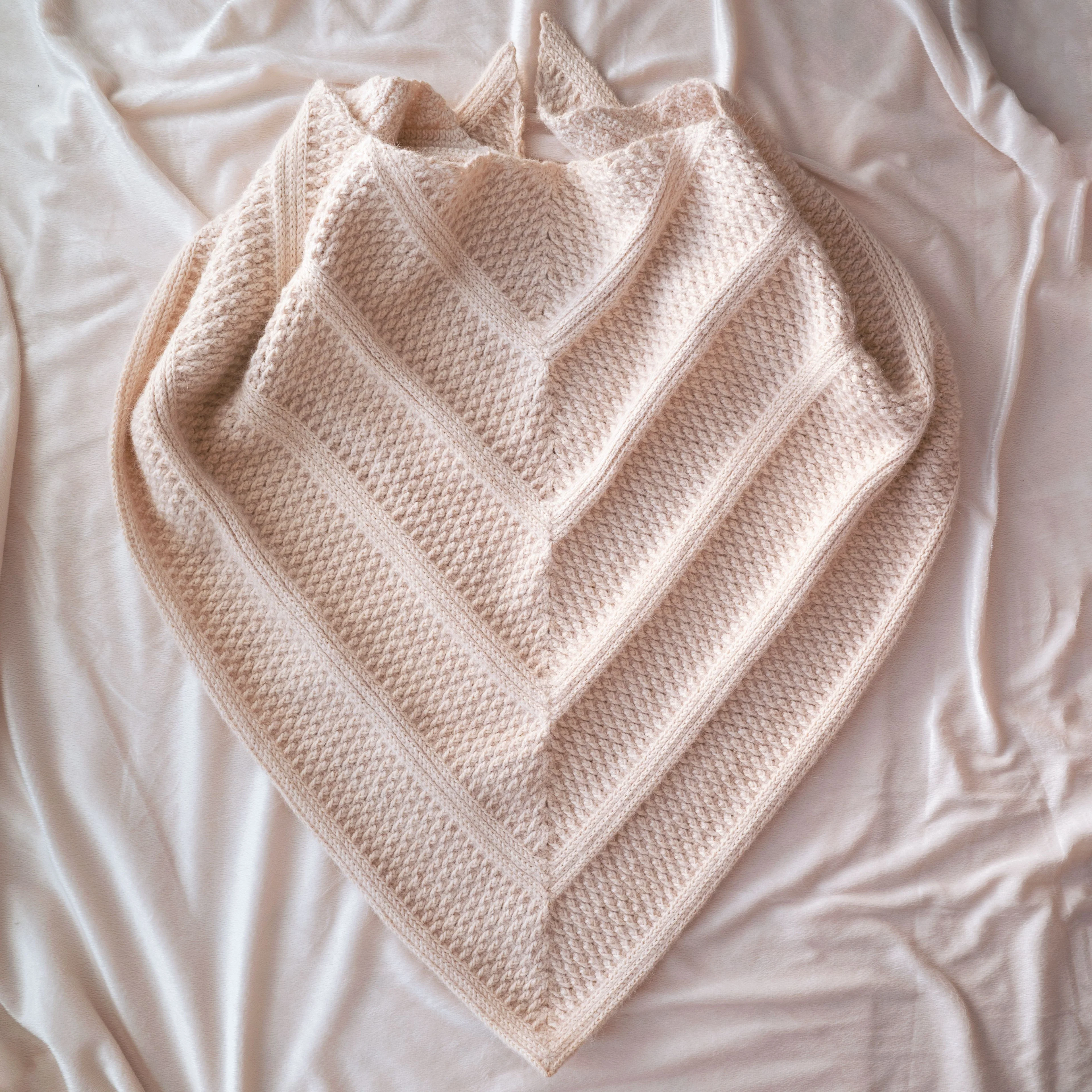 Cosmopolitan - Shawl - Image 10