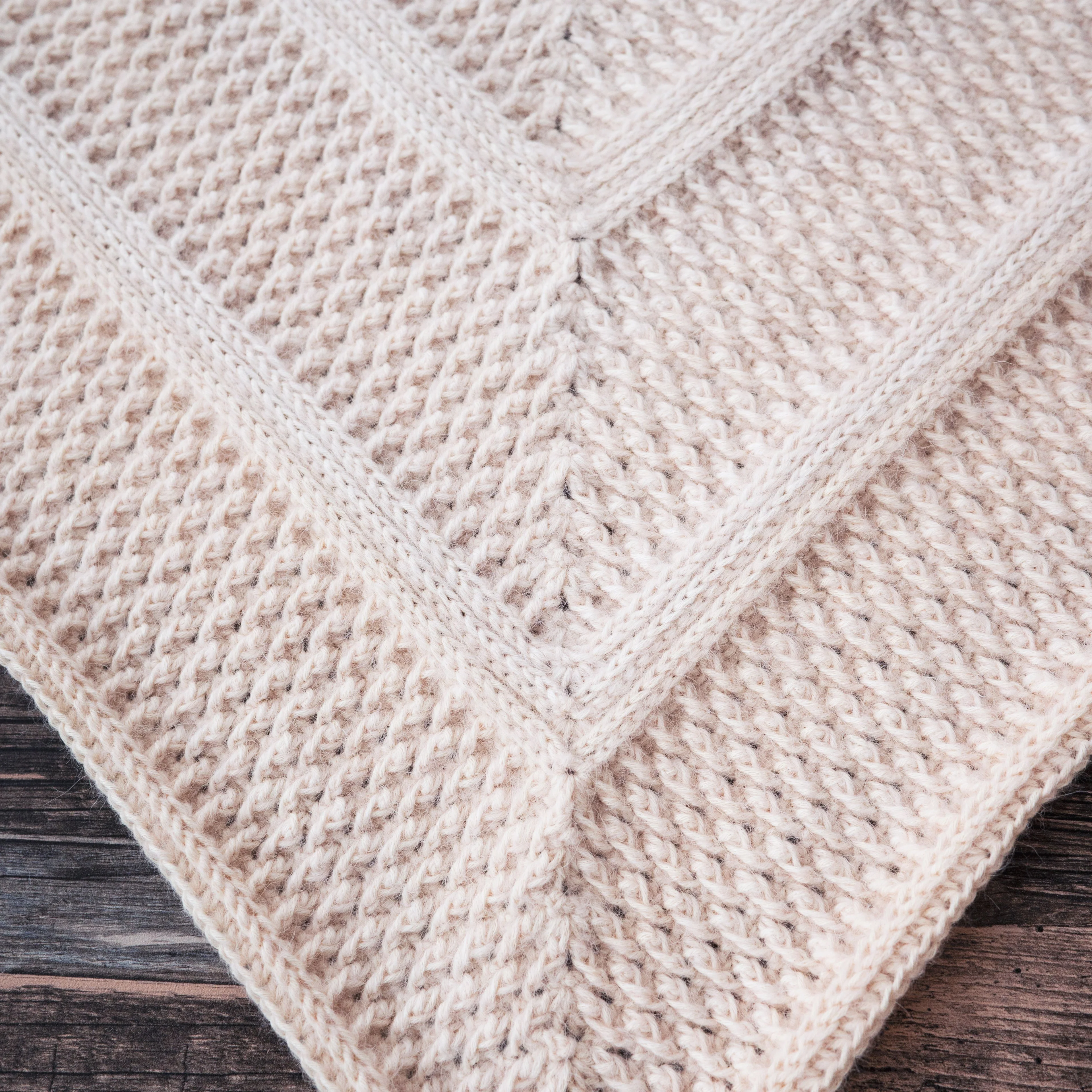 Cosmopolitan - Shawl - Image 9