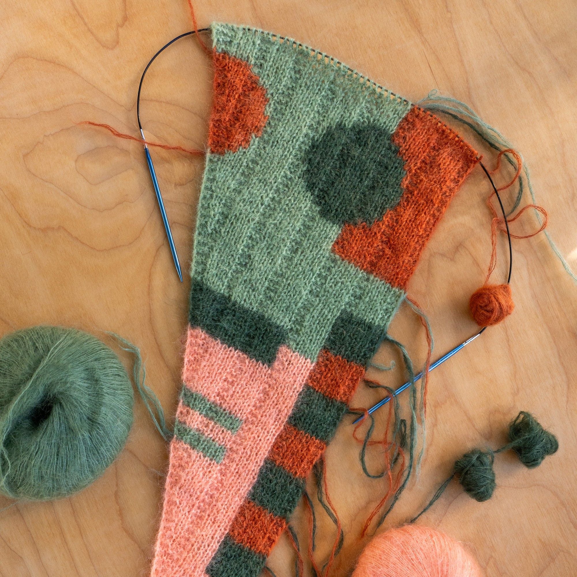 Rust & Rhythm - Bandana - Knit Kit - Image 5